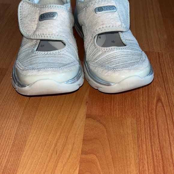 BZees women’s Bliss Slip-On shoes Size 6.5 - Picture 4 of 9